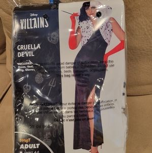 Women's xl Cruella deVil costume